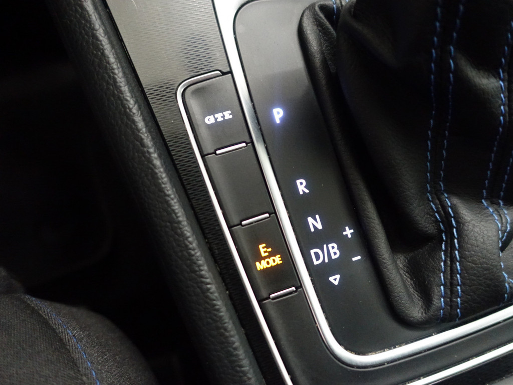 
Volkswagen Golf 1.4 TSI GTE Highline Aut- Ada Cruise, Xenon Led, Park Assist, Navi, Sport Interieur vol									