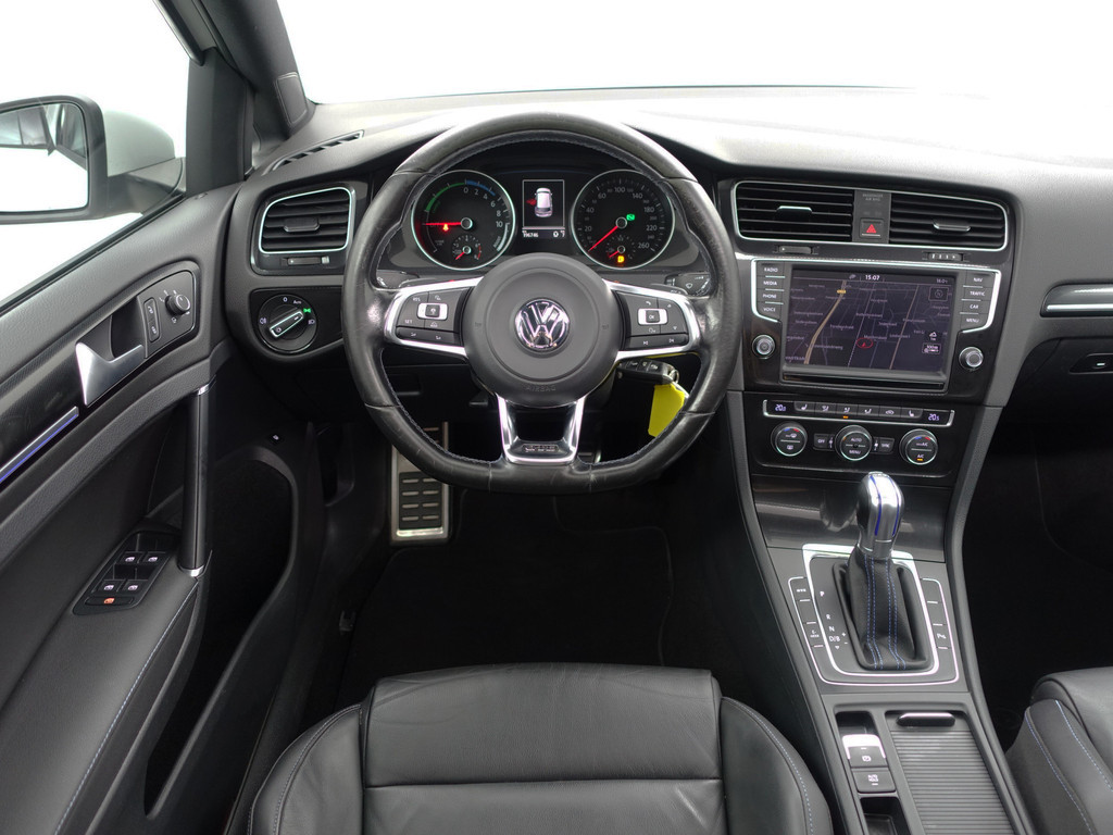 
								Volkswagen Golf 1.4 TSI GTE Performance Aut- Panodak, Carplay, Camera, Park Assist, Park Pilot, Ada Cruise, Leder Sport Interieur vol									