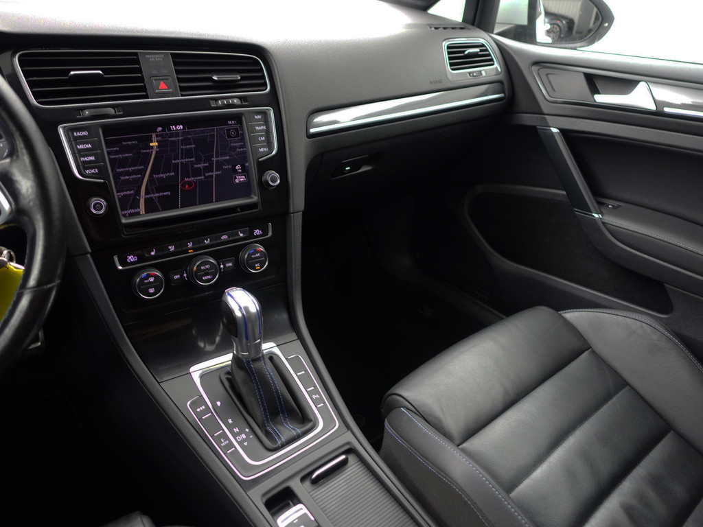 
								Volkswagen Golf 1.4 TSI GTE Performance Aut- Panodak, Carplay, Camera, Park Assist, Park Pilot, Ada Cruise, Leder Sport Interieur vol									