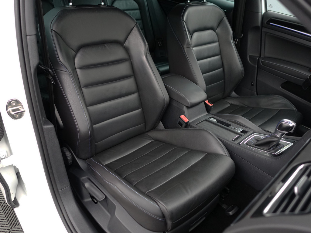 
								Volkswagen Golf 1.4 TSI GTE Performance Aut- Panodak, Carplay, Camera, Park Assist, Park Pilot, Ada Cruise, Leder Sport Interieur vol									