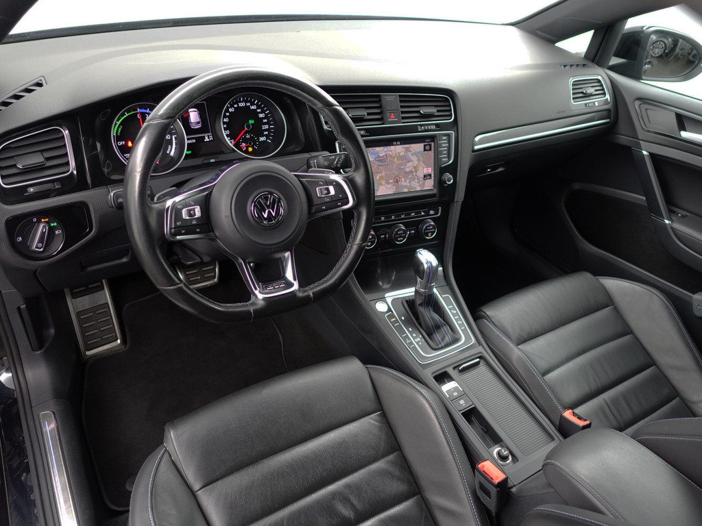 
Volkswagen Golf 1.4 TSI GTE Performance Aut- Panoramadak, CarPlay, Sport Leder, Keyless, Ada Cruise, Camera, Xenon Led, Park Assist vol									