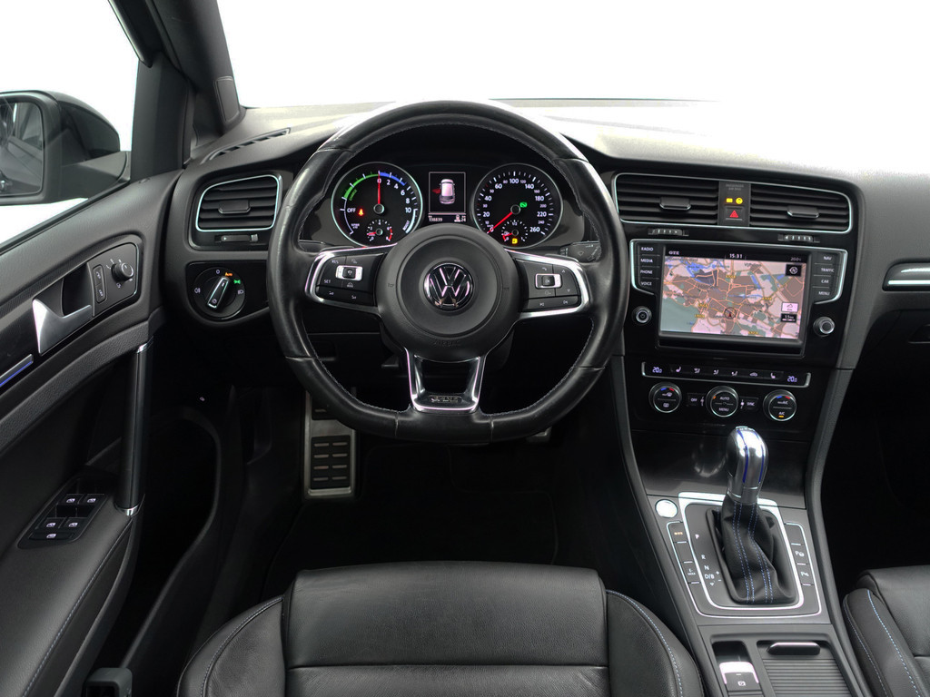 
Volkswagen Golf 1.4 TSI GTE Performance Aut- Panoramadak, CarPlay, Sport Leder, Keyless, Ada Cruise, Camera, Xenon Led, Park Assist vol									