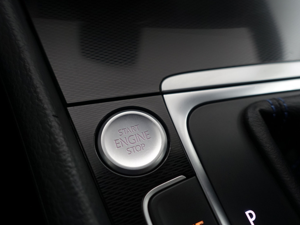 
Volkswagen Golf 1.4 TSI GTE Performance Aut- Panoramadak, CarPlay, Sport Leder, Keyless, Ada Cruise, Camera, Xenon Led, Park Assist vol									