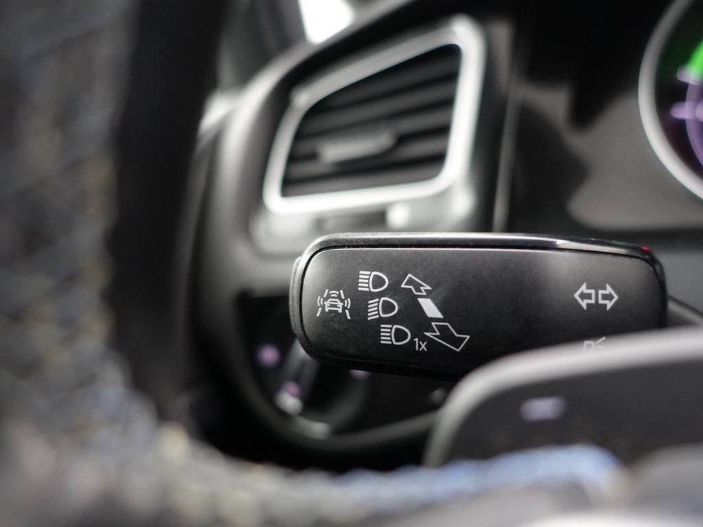 
Volkswagen Golf 1.4 TSI GTE Performance Aut- Panoramadak, CarPlay, Sport Leder, Keyless, Ada Cruise, Camera, Xenon Led, Park Assist vol									