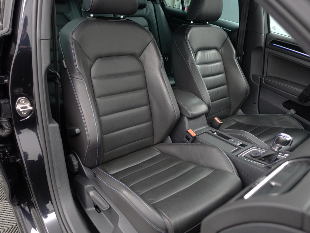 
Volkswagen Golf 1.4 TSI GTE Performance Aut- Panoramadak, CarPlay, Sport Leder, Keyless, Ada Cruise, Camera, Xenon Led, Park Assist vol									