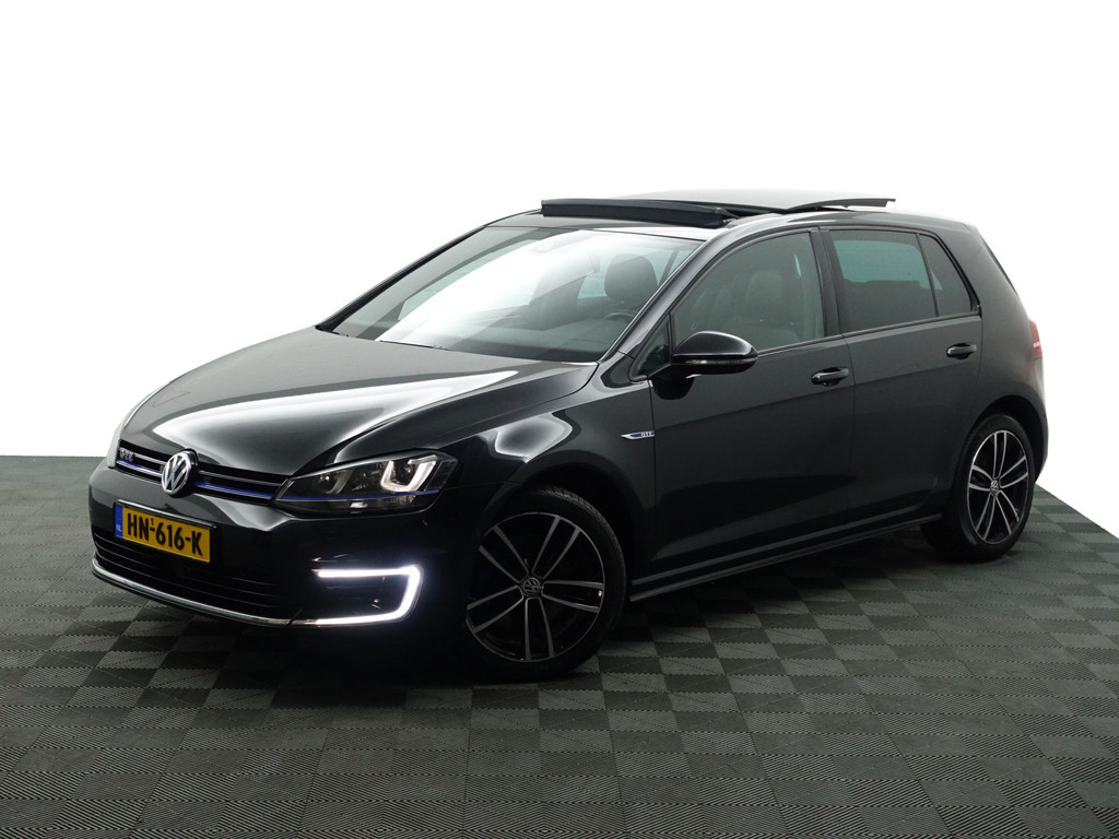 
Volkswagen Golf 1.4 TSI GTE Performance Aut- Panoramadak, CarPlay, Sport Leder, Keyless, Ada Cruise, Camera, Xenon Led, Park Assist vol									