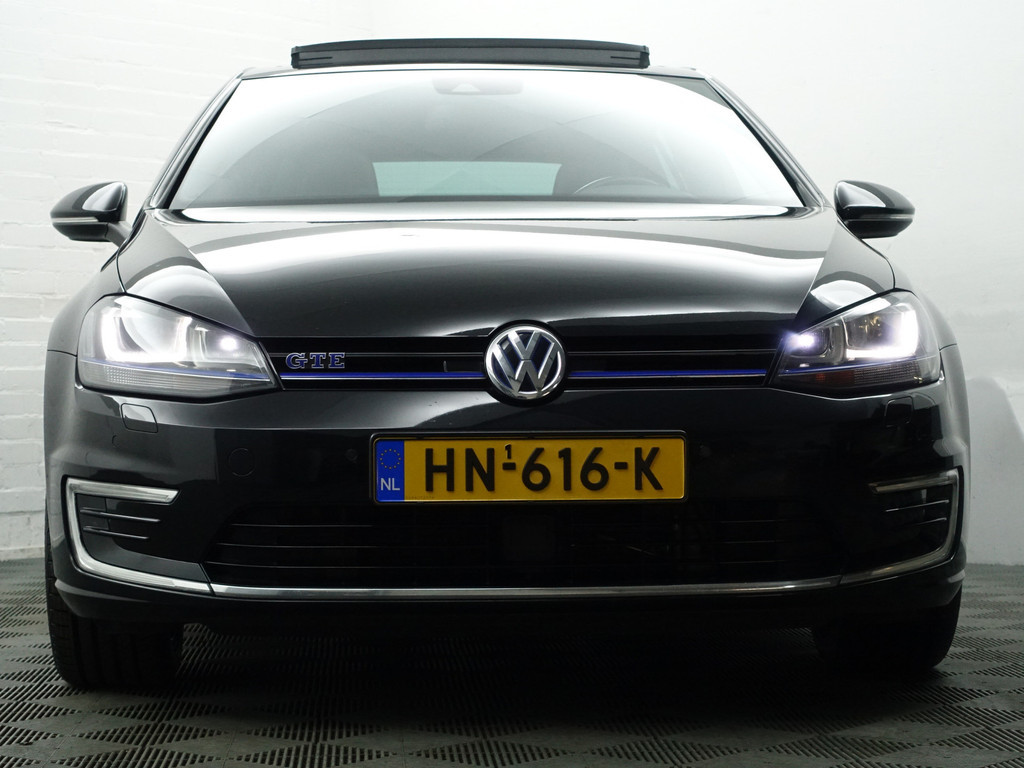 
Volkswagen Golf 1.4 TSI GTE Performance Aut- Panoramadak, CarPlay, Sport Leder, Keyless, Ada Cruise, Camera, Xenon Led, Park Assist vol									
