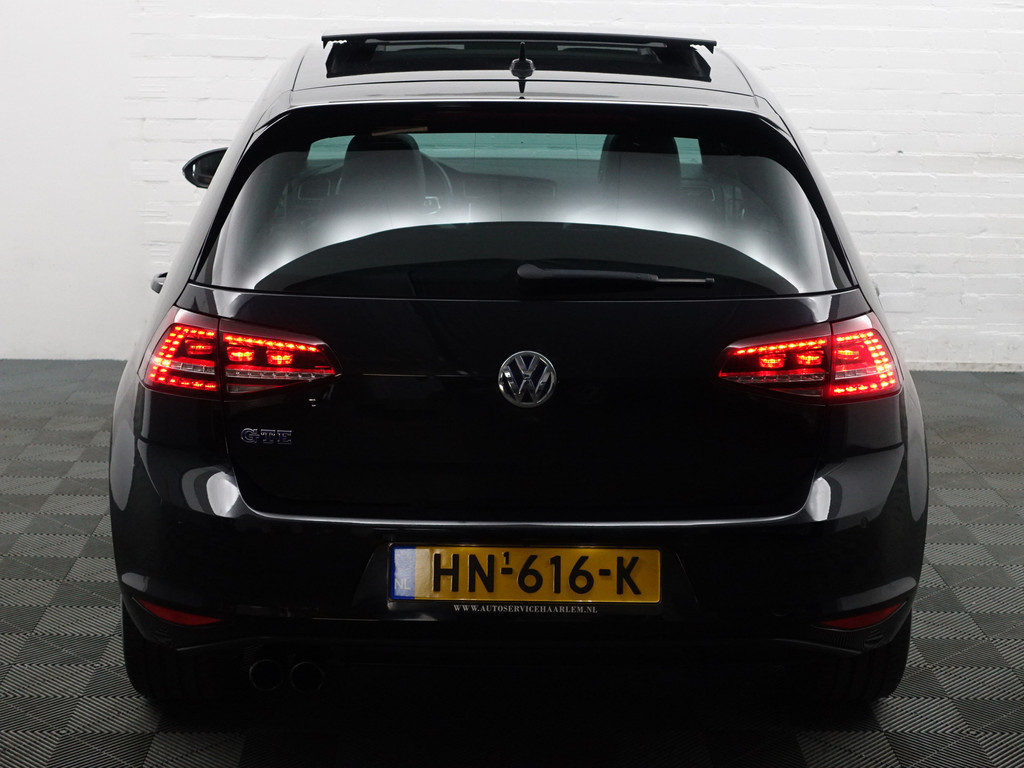 
Volkswagen Golf 1.4 TSI GTE Performance Aut- Panoramadak, CarPlay, Sport Leder, Keyless, Ada Cruise, Camera, Xenon Led, Park Assist vol									