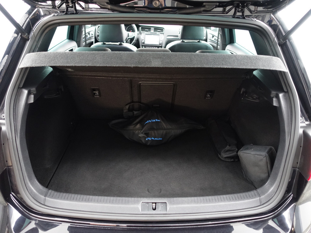 
Volkswagen Golf 1.4 TSI GTE Performance Aut- Panoramadak, CarPlay, Sport Leder, Keyless, Ada Cruise, Camera, Xenon Led, Park Assist vol									