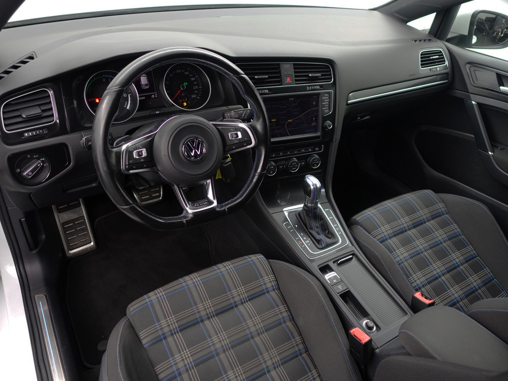 
								Volkswagen Golf 1.4 TSI GTE Highline Aut- Park Assist, Ada Cruise, Xenon Led, Stoelverwarming, Clima vol									
