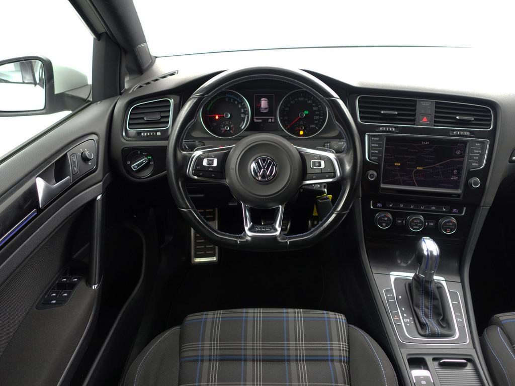 
								Volkswagen Golf 1.4 TSI GTE Highline Aut- Park Assist, Ada Cruise, Xenon Led, Stoelverwarming, Clima vol									