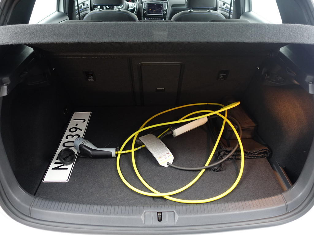 
								Volkswagen Golf 1.4 TSI GTE Highline Aut- Park Assist, Ada Cruise, Xenon Led, Stoelverwarming, Clima vol									