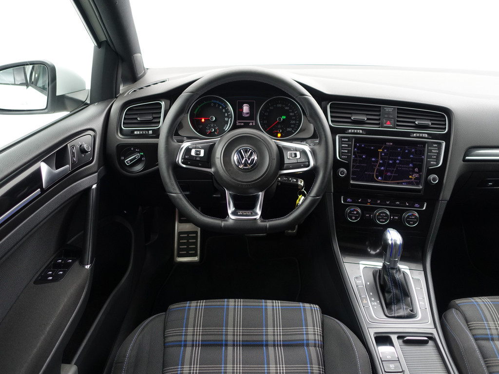 
								Volkswagen Golf 1.4 TSI GTE Highline Aut- Panodak, Xenon Led, Park Assist, Camera, Navi, Clima vol									