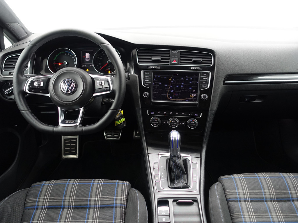 
								Volkswagen Golf 1.4 TSI GTE Highline Aut- Panodak, Xenon Led, Park Assist, Camera, Navi, Clima vol									