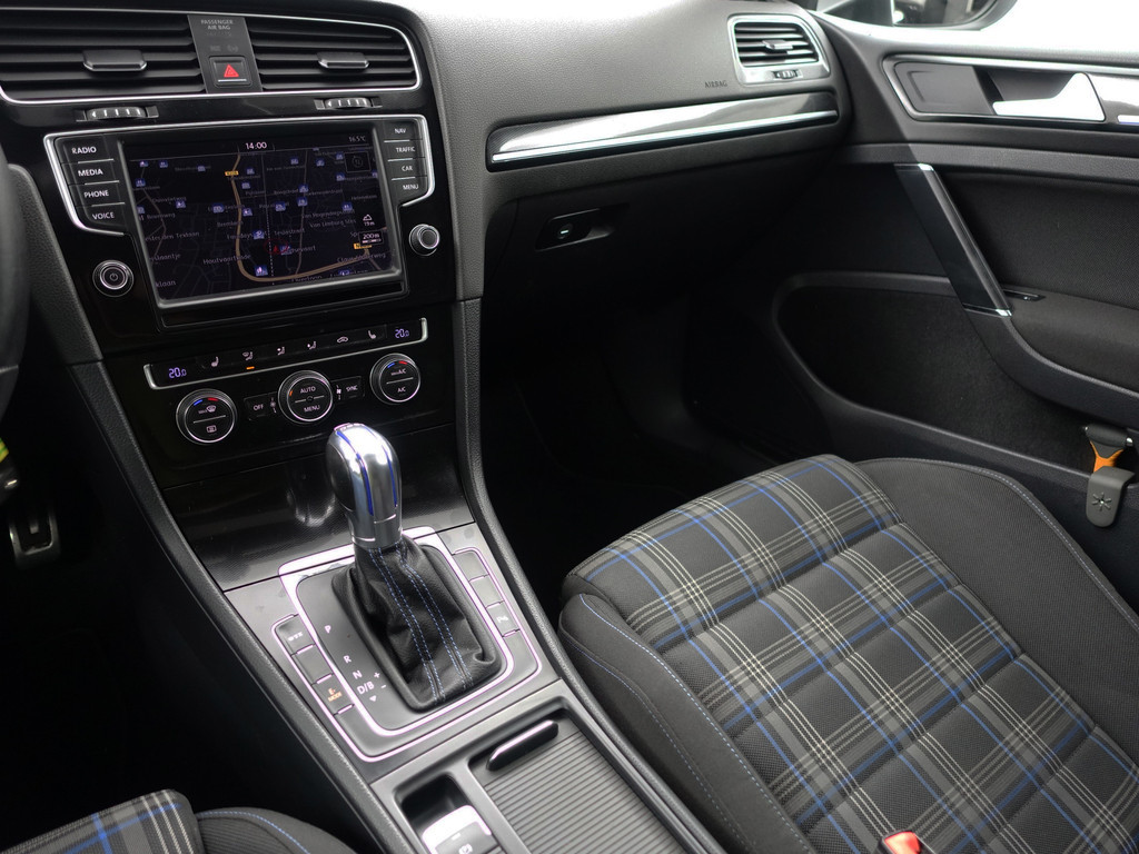 
								Volkswagen Golf 1.4 TSI GTE Highline Aut- Panodak, Xenon Led, Park Assist, Camera, Navi, Clima vol									