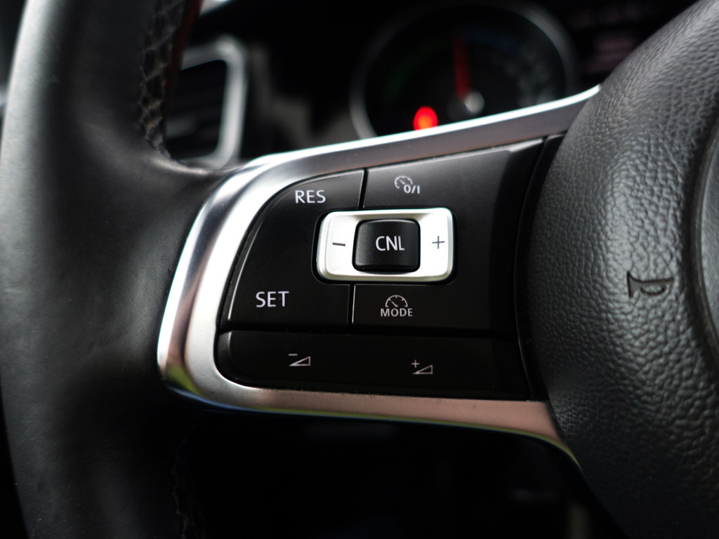 
								Volkswagen Golf 1.4 TSI GTE Highline Aut- Panodak, Xenon Led, Park Assist, Camera, Navi, Clima vol									