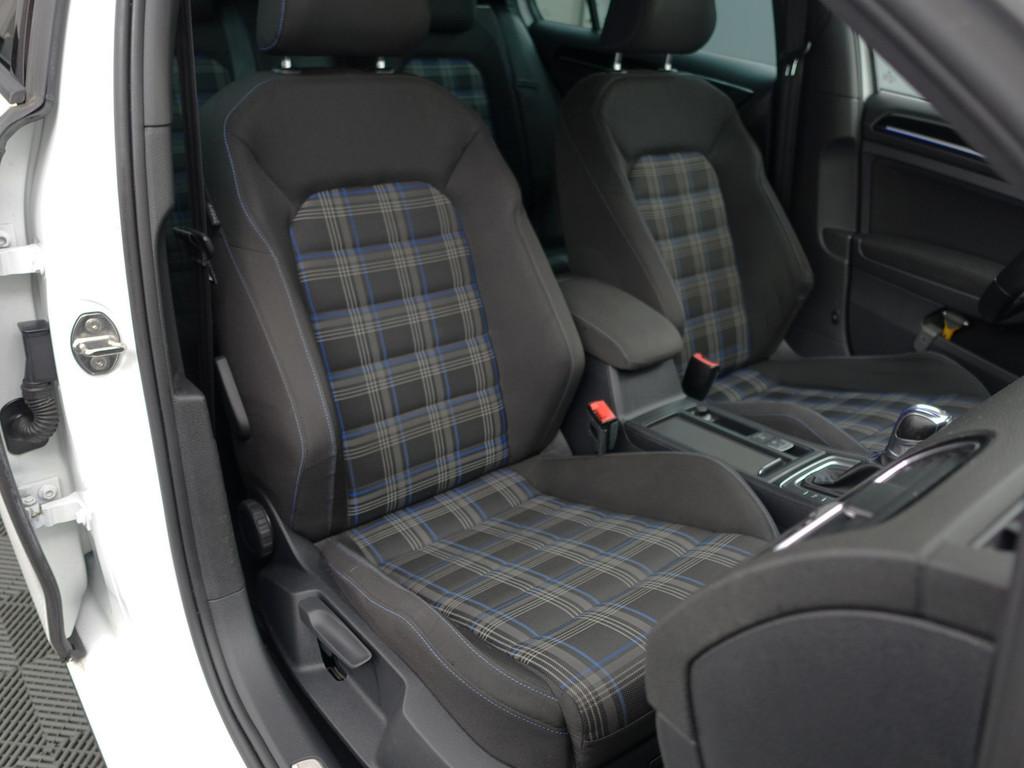 
								Volkswagen Golf 1.4 TSI GTE Highline Aut- Panodak, Xenon Led, Park Assist, Camera, Navi, Clima vol									