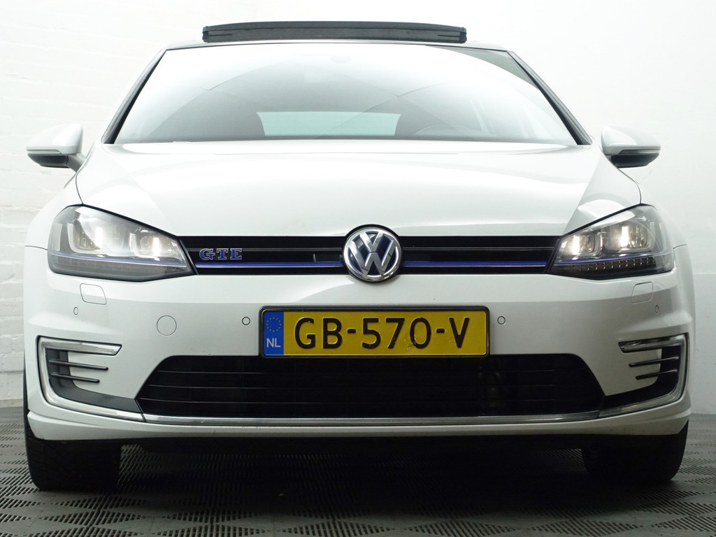 
								Volkswagen Golf 1.4 TSI GTE Highline Aut- Panodak, Xenon Led, Park Assist, Camera, Navi, Clima vol									