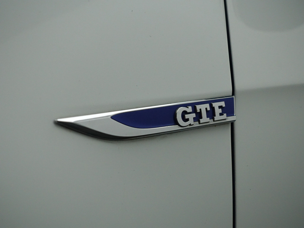 
								Volkswagen Golf 1.4 TSI GTE Highline Aut- Panodak, Xenon Led, Park Assist, Camera, Navi, Clima vol									