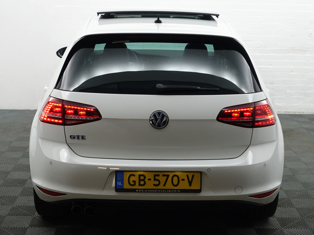 
								Volkswagen Golf 1.4 TSI GTE Highline Aut- Panodak, Xenon Led, Park Assist, Camera, Navi, Clima vol									