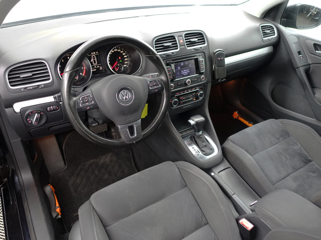 
Volkswagen Golf 1.4 TSI Highline Aut- Sport Interieur, Navi, Clima, Cruise, Bluetooth Audio vol									