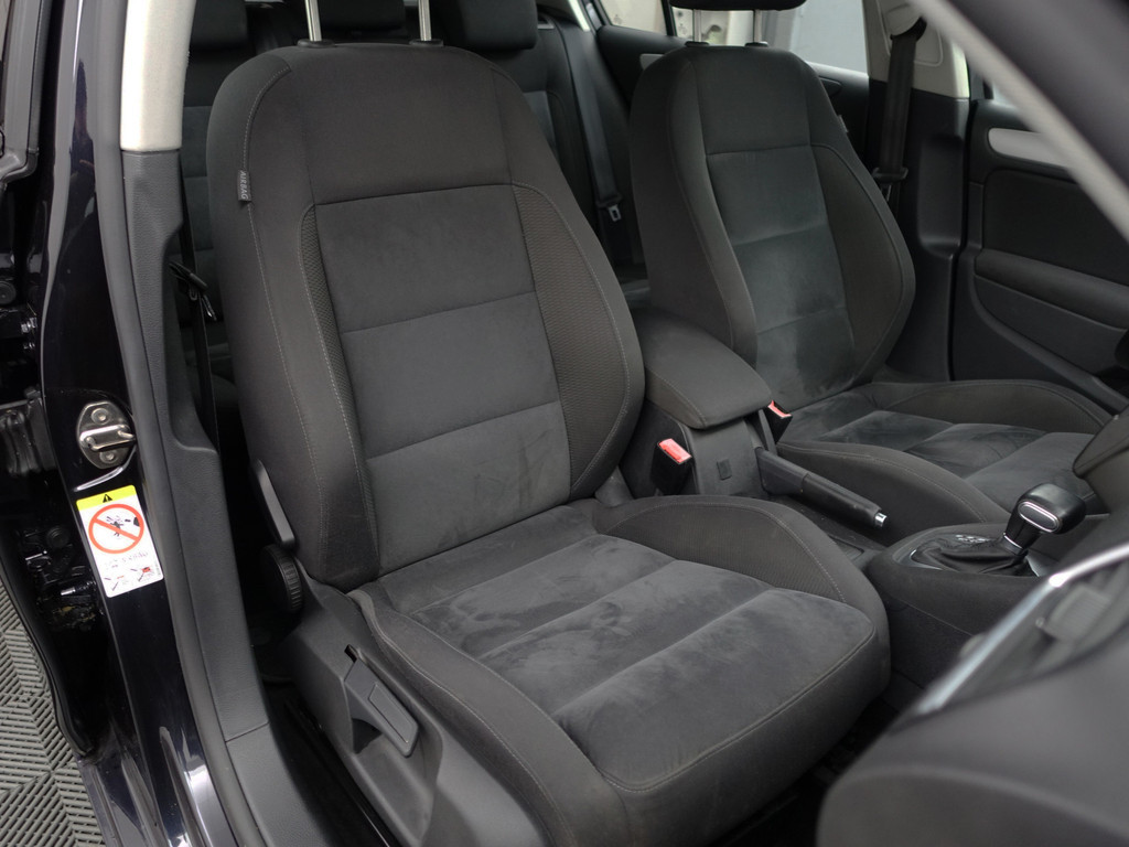 
Volkswagen Golf 1.4 TSI Highline Aut- Sport Interieur, Navi, Clima, Cruise, Bluetooth Audio vol									