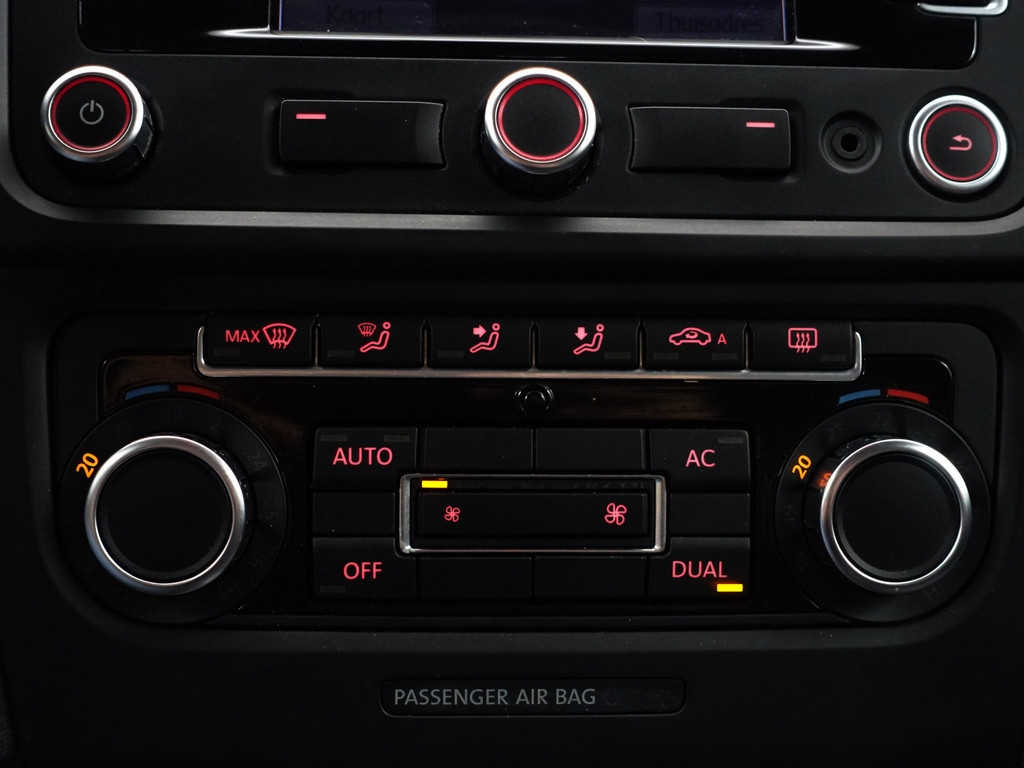 
Volkswagen Golf 1.4 TSI Highline Aut- Sport Interieur, Navi, Clima, Cruise, Bluetooth Audio vol									