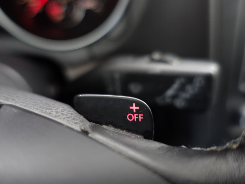 
Volkswagen Golf 1.4 TSI Highline Aut- Sport Interieur, Navi, Clima, Cruise, Bluetooth Audio vol									