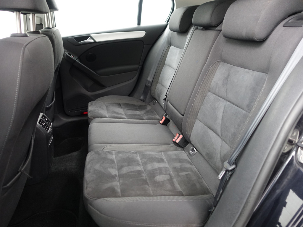 
Volkswagen Golf 1.4 TSI Highline Aut- Sport Interieur, Navi, Clima, Cruise, Bluetooth Audio vol									