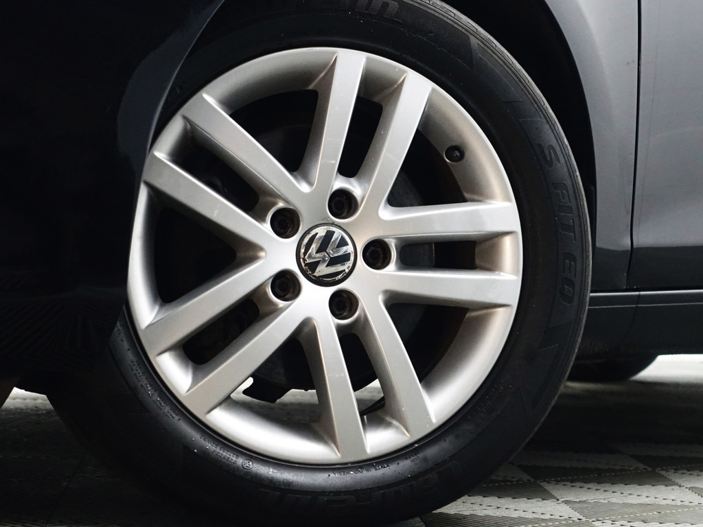 
Volkswagen Golf 1.4 TSI Highline Aut- Sport Interieur, Navi, Clima, Cruise, Bluetooth Audio vol									