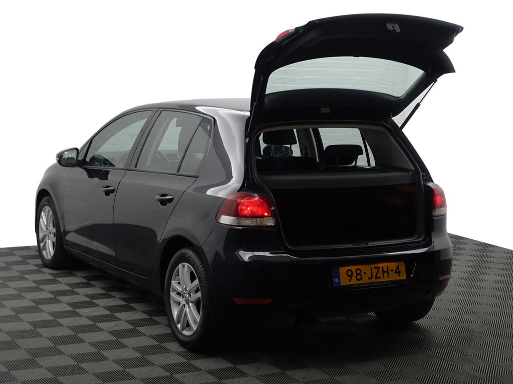 
Volkswagen Golf 1.4 TSI Highline Aut- Sport Interieur, Navi, Clima, Cruise, Bluetooth Audio vol									