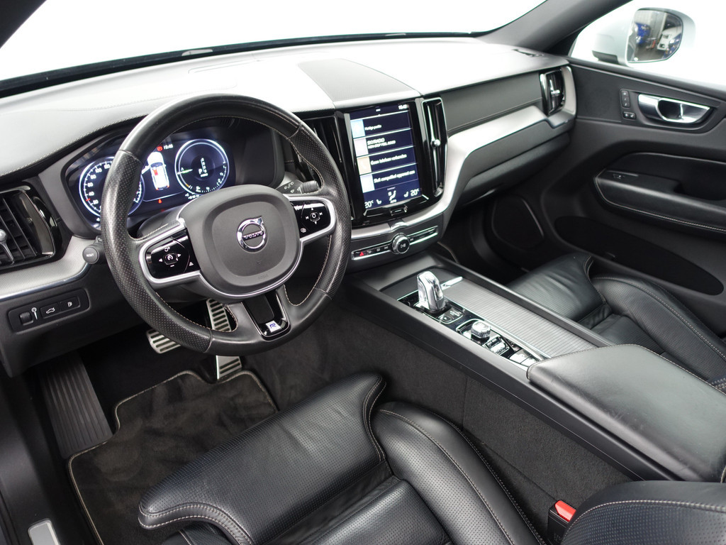 
Volvo XC60 2.0 T8 Twin Engine AWD R-Design Aut- Stoelkoeling, Stuur/Stoelverwarming, Panodak, Memory, Blis, Camera vol									