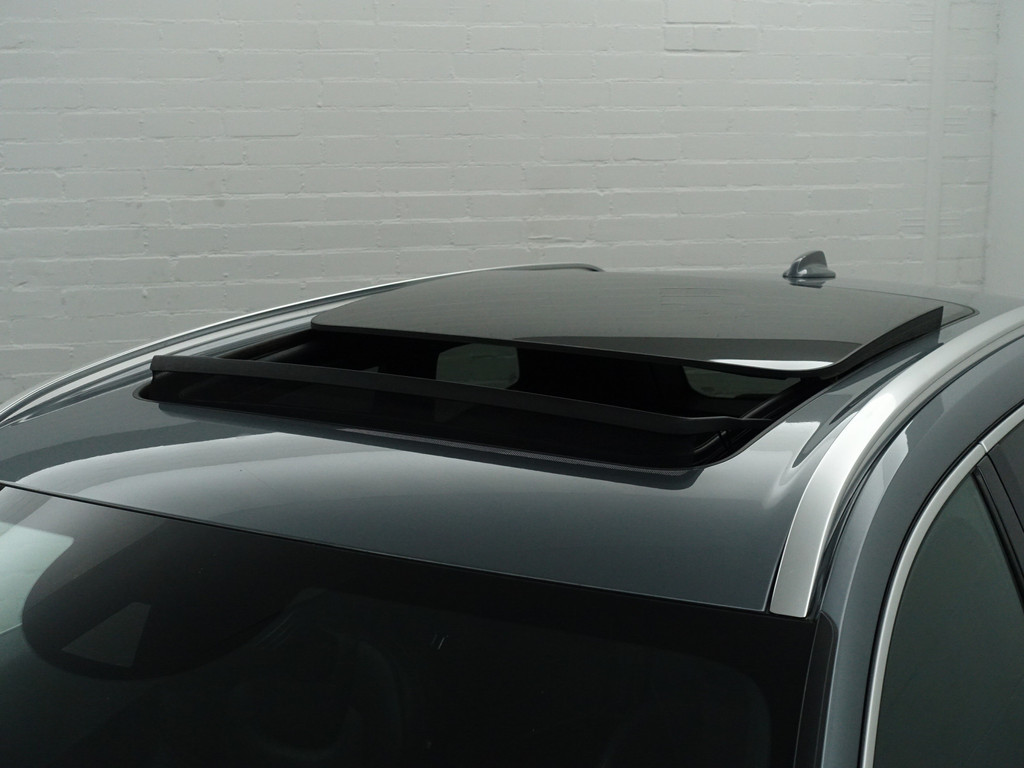 
Volvo XC60 2.0 T8 Twin Engine AWD R-Design Aut- Stoelkoeling, Stuur/Stoelverwarming, Panodak, Memory, Blis, Camera vol									