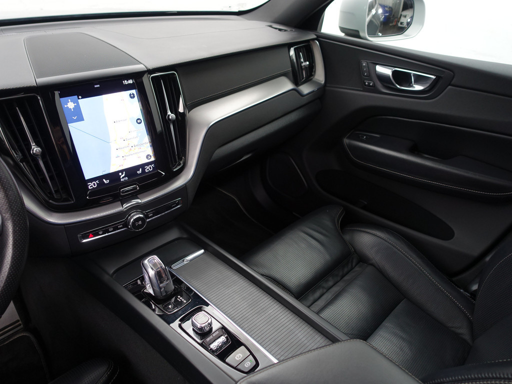 
Volvo XC60 2.0 T8 Twin Engine AWD R-Design Aut- Stoelkoeling, Stuur/Stoelverwarming, Panodak, Memory, Blis, Camera vol									