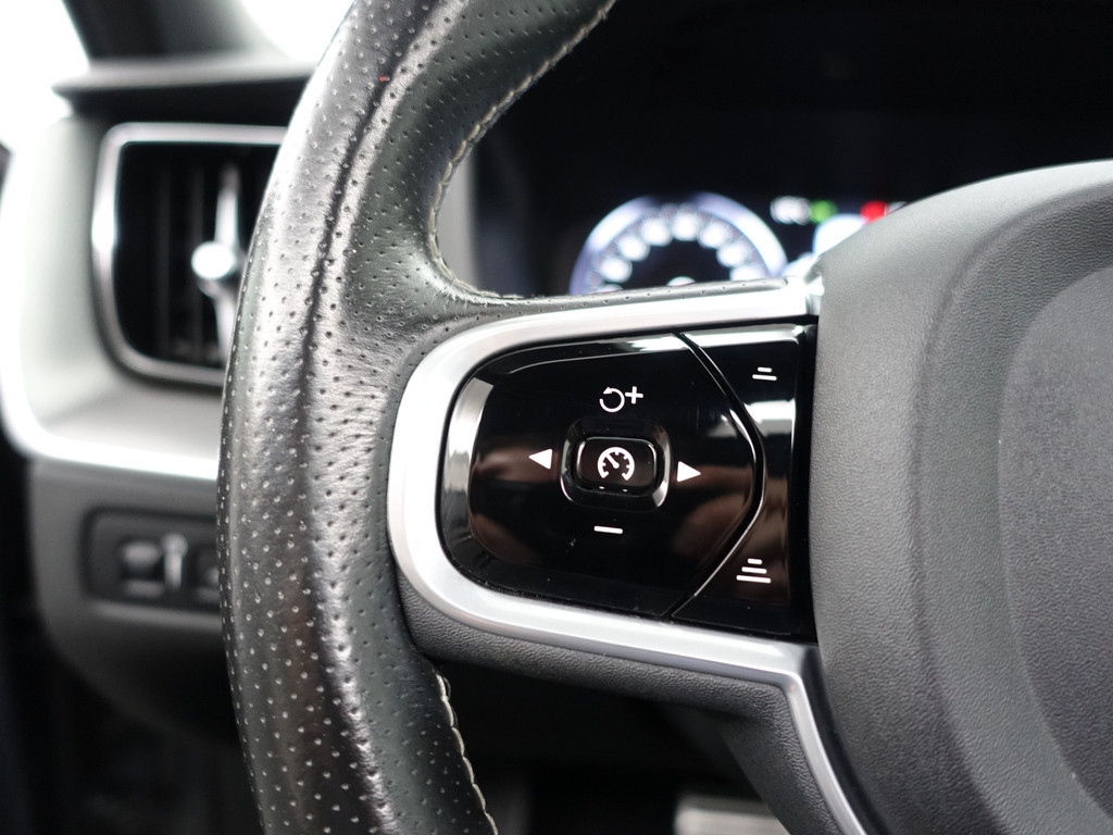 
Volvo XC60 2.0 T8 Twin Engine AWD R-Design Aut- Stoelkoeling, Stuur/Stoelverwarming, Panodak, Memory, Blis, Camera vol									