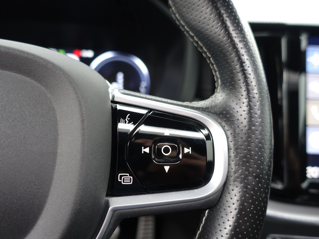 
Volvo XC60 2.0 T8 Twin Engine AWD R-Design Aut- Stoelkoeling, Stuur/Stoelverwarming, Panodak, Memory, Blis, Camera vol									