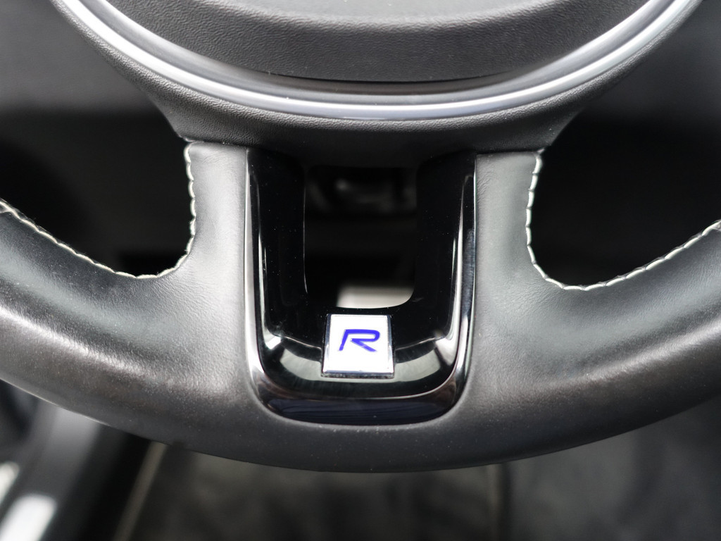 
Volvo XC60 2.0 T8 Twin Engine AWD R-Design Aut- Stoelkoeling, Stuur/Stoelverwarming, Panodak, Memory, Blis, Camera vol									