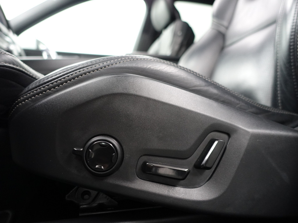 
Volvo XC60 2.0 T8 Twin Engine AWD R-Design Aut- Stoelkoeling, Stuur/Stoelverwarming, Panodak, Memory, Blis, Camera vol									