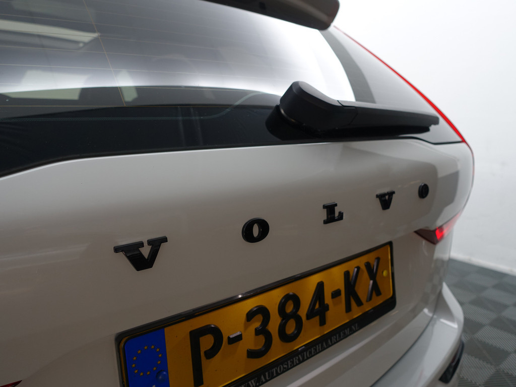 
Volvo XC60 2.0 T8 Twin Engine AWD Inscription Blackpack Aut- Panoramadak, Memory, Xenon led, Blis, Dynamic Select, Elek Trekhaak, Lane Assist vol									