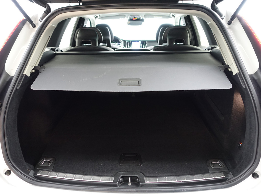 
Volvo XC60 2.0 T8 Twin Engine AWD Inscription Blackpack Aut- Panoramadak, Memory, Xenon led, Blis, Dynamic Select, Elek Trekhaak, Lane Assist vol									