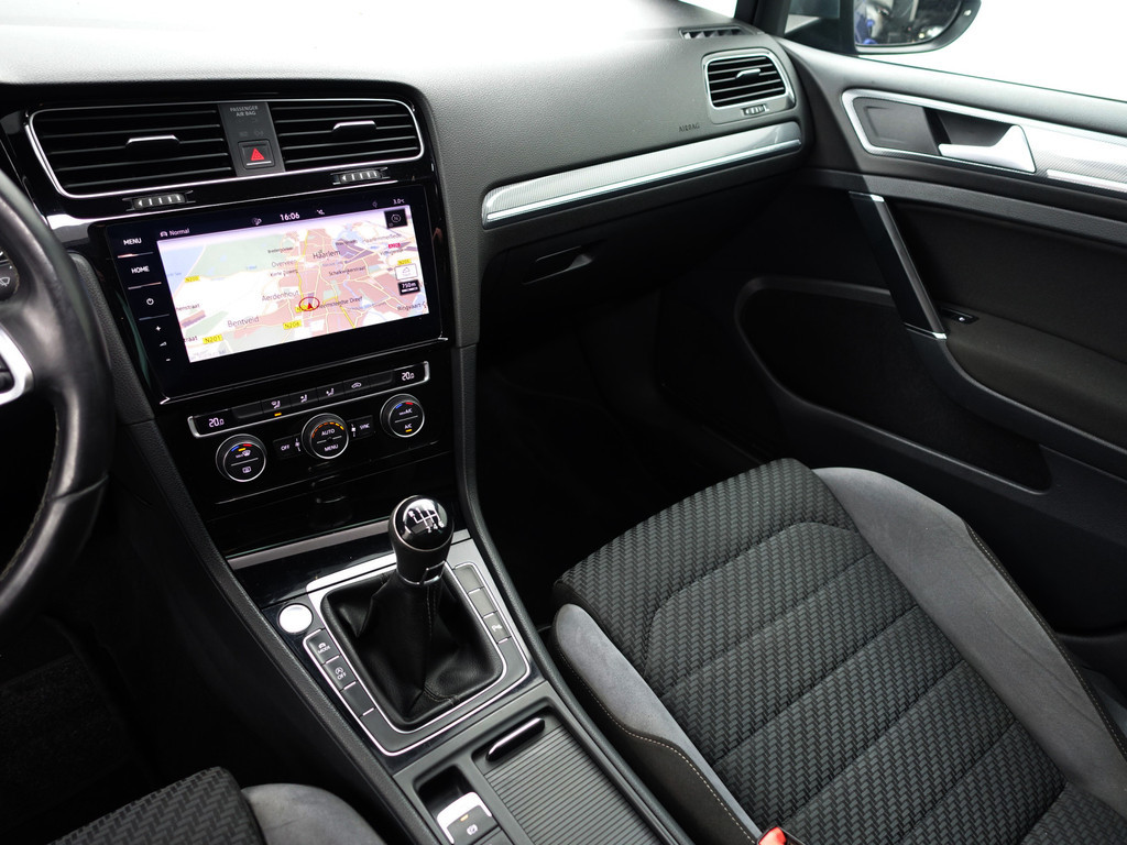 
								Volkswagen Golf 1.5 TSI R Line+ Panoramadak, Ada Cruise, Xenon Led, Keyless, Dynamic Select, Park Assist, Camera, Virtual Cockpit vol									