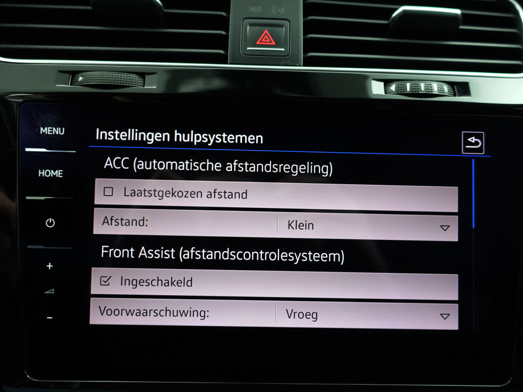 
								Volkswagen Golf 1.5 TSI R Line+ Panoramadak, Ada Cruise, Xenon Led, Keyless, Dynamic Select, Park Assist, Camera, Virtual Cockpit vol									