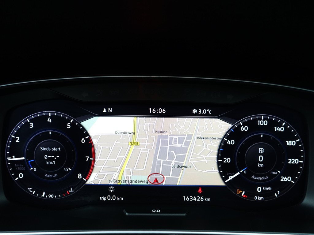 
								Volkswagen Golf 1.5 TSI R Line+ Panoramadak, Ada Cruise, Xenon Led, Keyless, Dynamic Select, Park Assist, Camera, Virtual Cockpit vol									