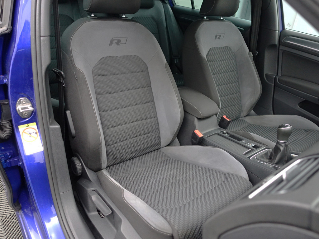 
								Volkswagen Golf 1.5 TSI R Line+ Panoramadak, Ada Cruise, Xenon Led, Keyless, Dynamic Select, Park Assist, Camera, Virtual Cockpit vol									