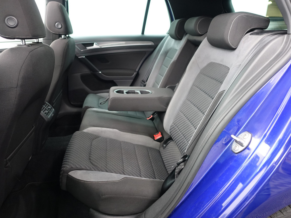 
								Volkswagen Golf 1.5 TSI R Line+ Panoramadak, Ada Cruise, Xenon Led, Keyless, Dynamic Select, Park Assist, Camera, Virtual Cockpit vol									