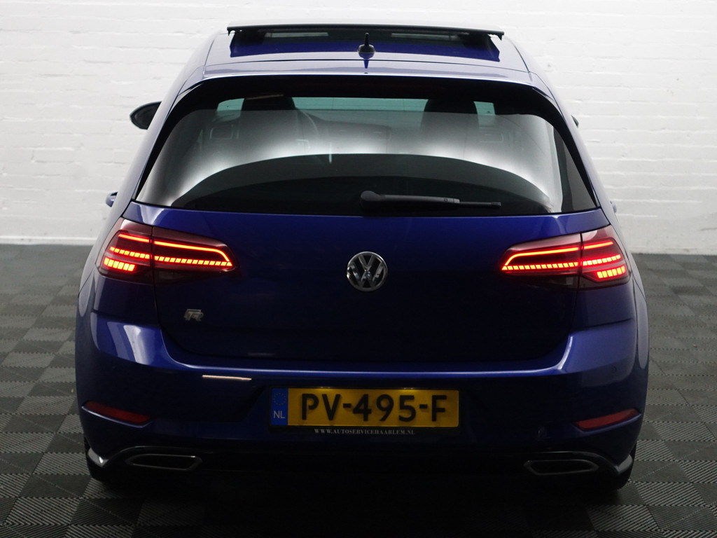 
								Volkswagen Golf 1.5 TSI R Line+ Panoramadak, Ada Cruise, Xenon Led, Keyless, Dynamic Select, Park Assist, Camera, Virtual Cockpit vol									