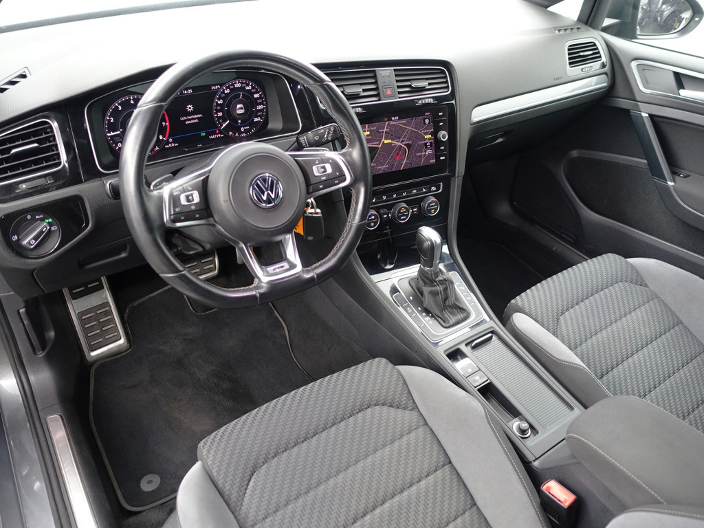 
								Volkswagen Golf 1.5 TSI R-line+ Aut- Virtual Cockpit, Carplay, Sport Interieur, Camera, Park Pilot vol									