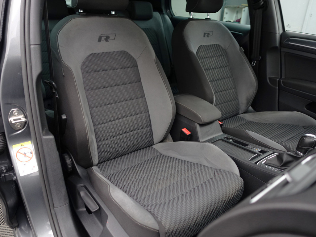 
								Volkswagen Golf 1.5 TSI R-line+ Aut- Virtual Cockpit, Carplay, Sport Interieur, Camera, Park Pilot vol									