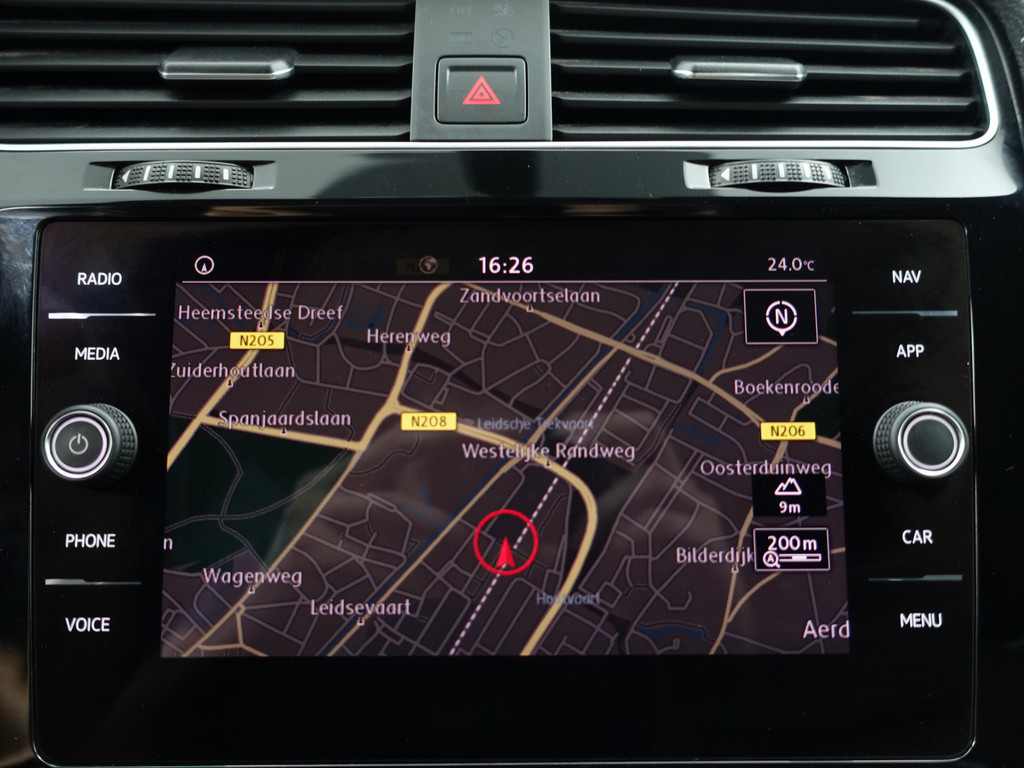 
								Volkswagen Golf 1.5 TSI R-line+ Aut- Virtual Cockpit, Carplay, Sport Interieur, Camera, Park Pilot vol									