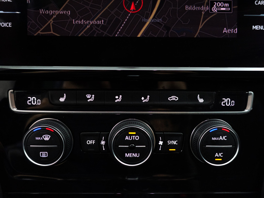 
								Volkswagen Golf 1.5 TSI R-line+ Aut- Virtual Cockpit, Carplay, Sport Interieur, Camera, Park Pilot vol									